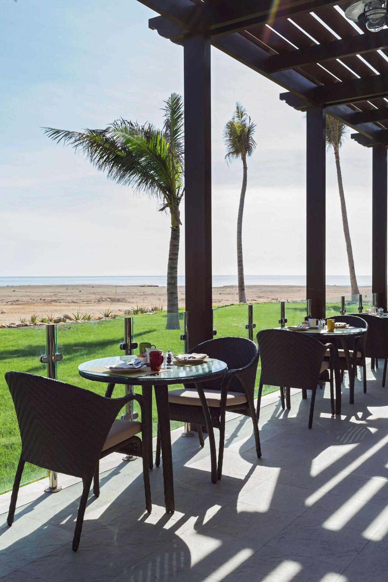 Park Inn By Radisson Hotel And Residence Duqm Exterior foto