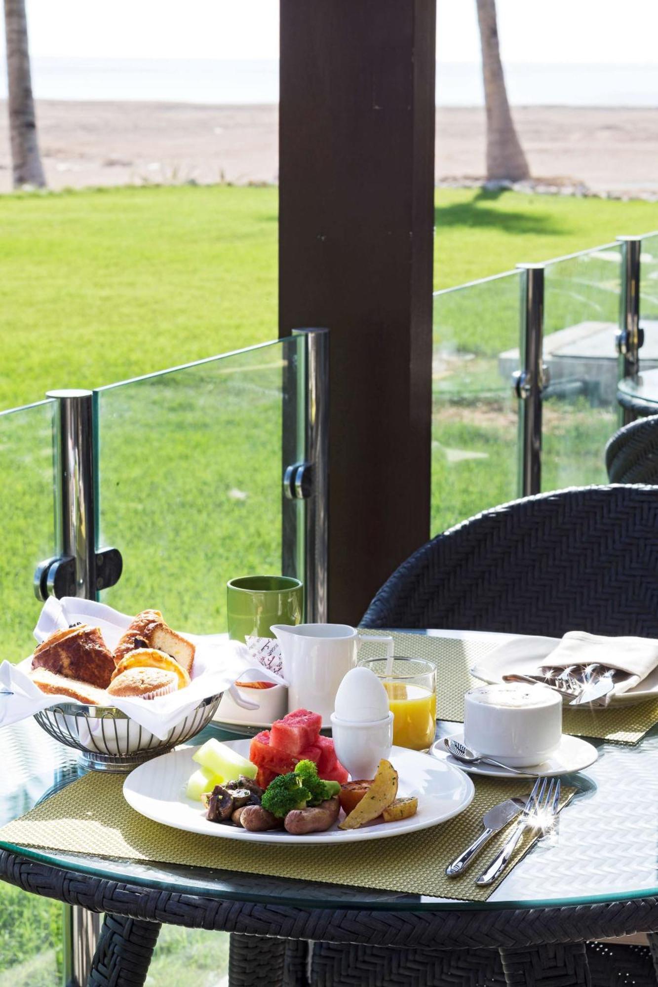 Park Inn By Radisson Hotel And Residence Duqm Exterior foto