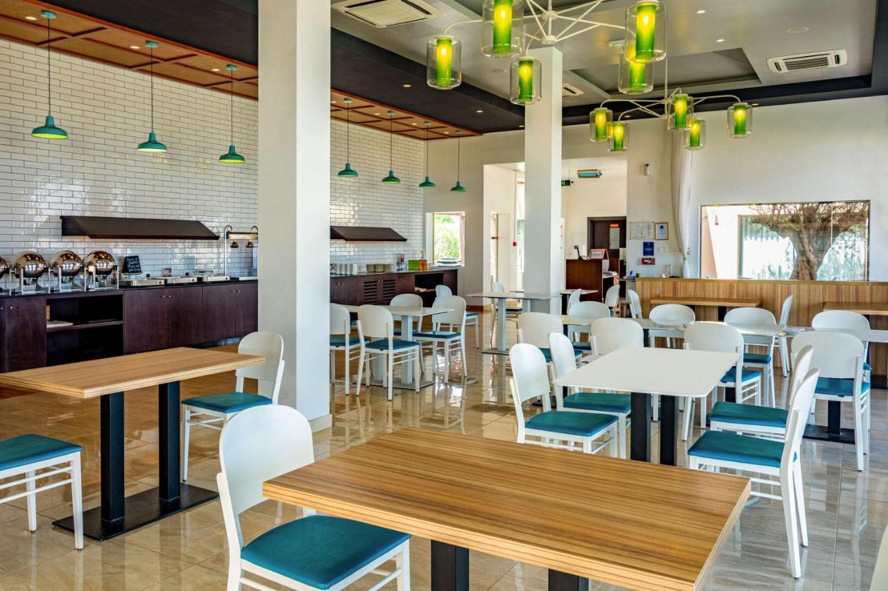Park Inn By Radisson Hotel And Residence Duqm Exterior foto